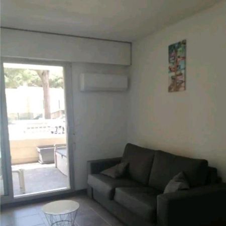 Studio Port De Йер Экстерьер фото